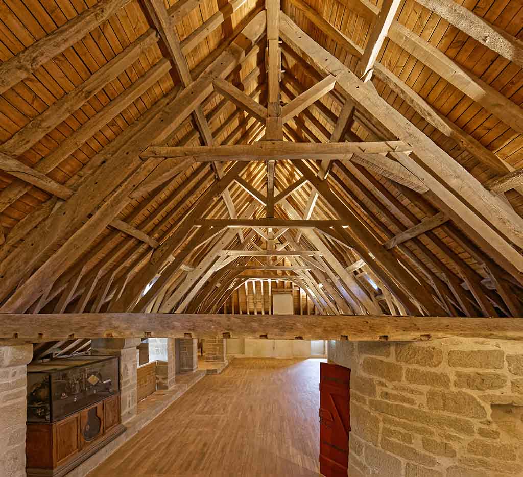 Une charpente du 17e siècle à couper le souffle